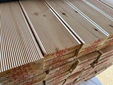 BOROVICE SEVERSKÁ 28x146x4200 - terasové prkno natural